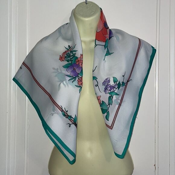 Vtg 70s/80s white polyester floral large square scarf - Picture 11 of 12